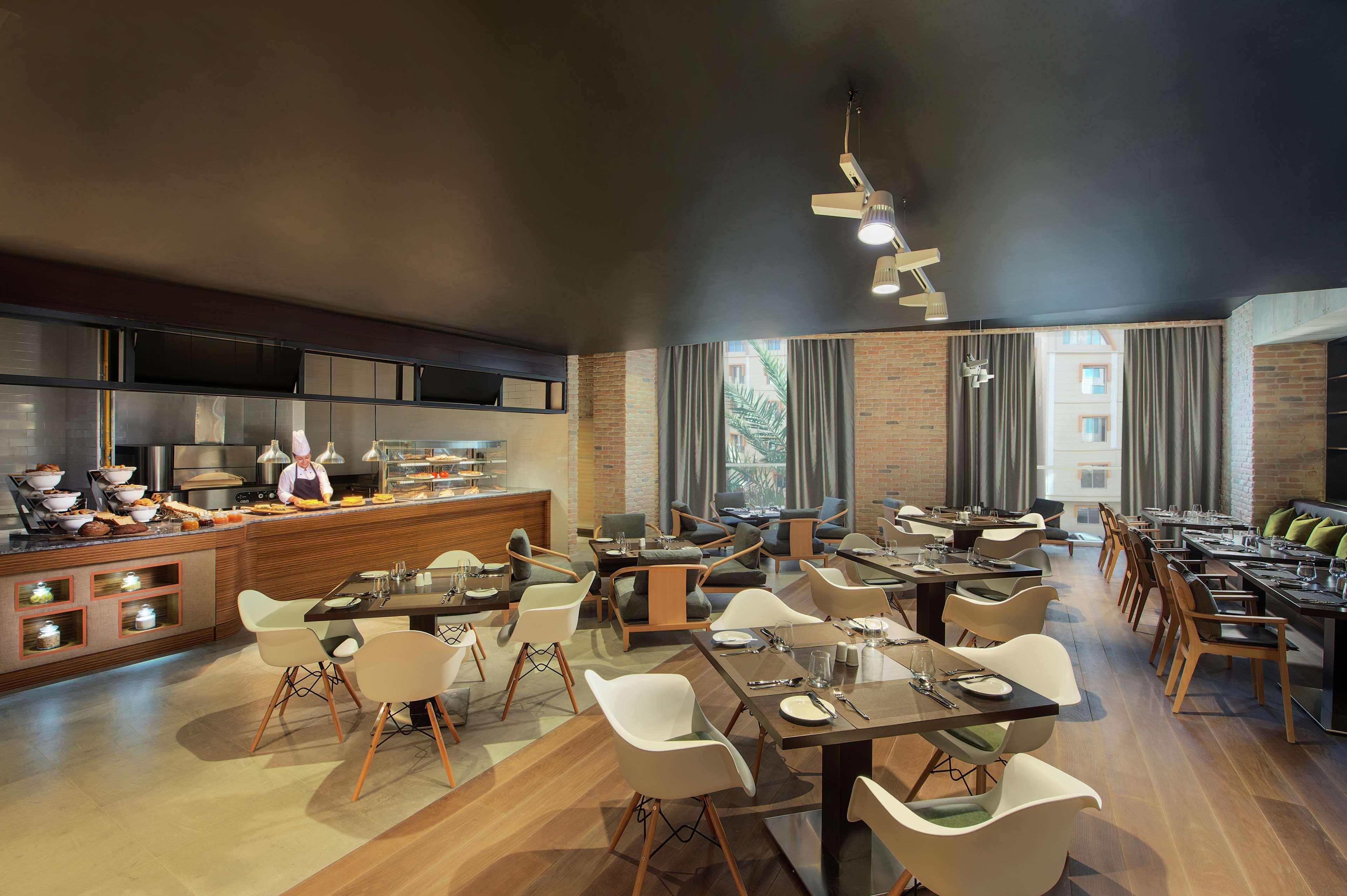 Готель Doubletree By Hilton - Al Sadd 5*